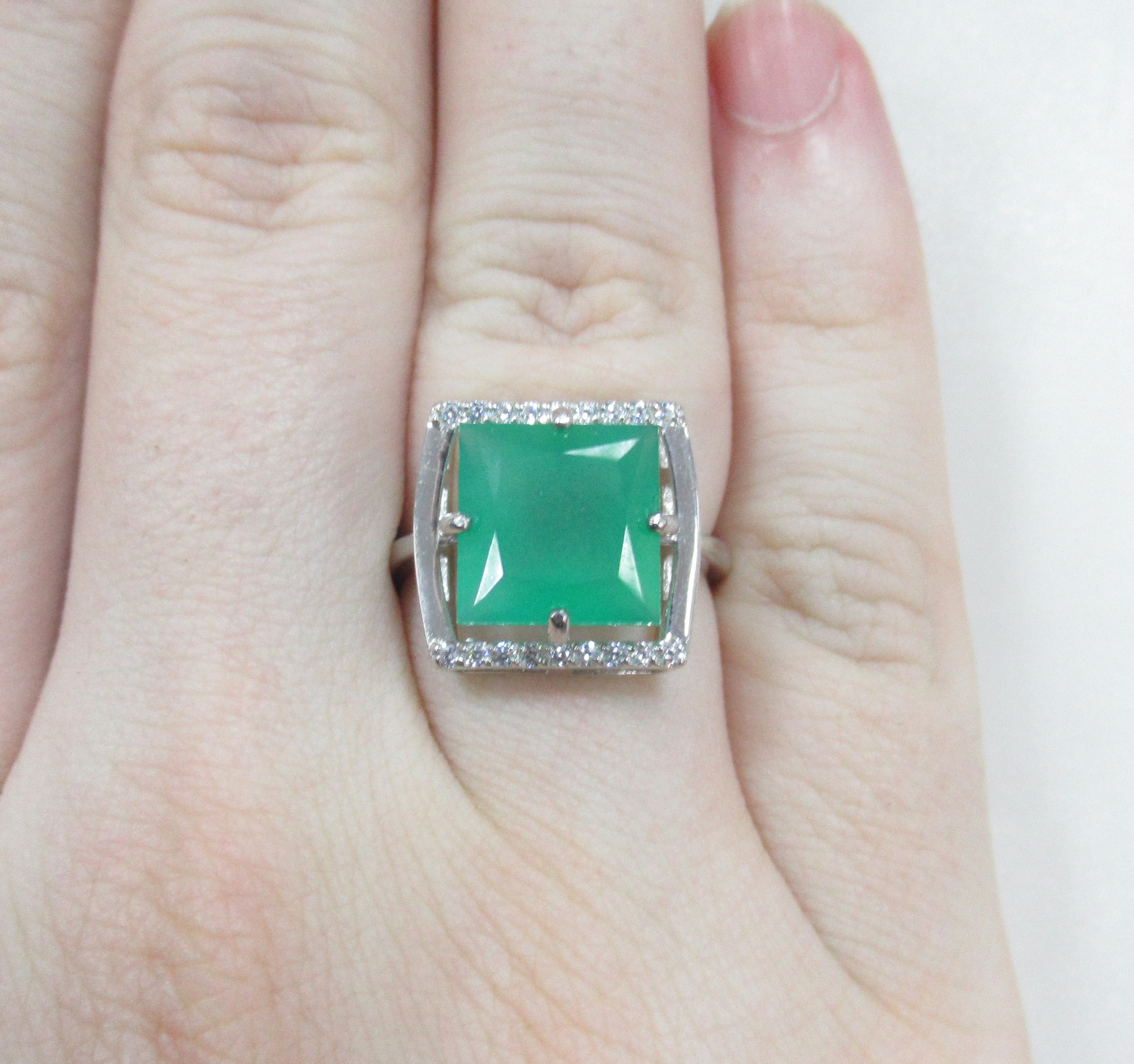 Серебряное кольцо с агатом